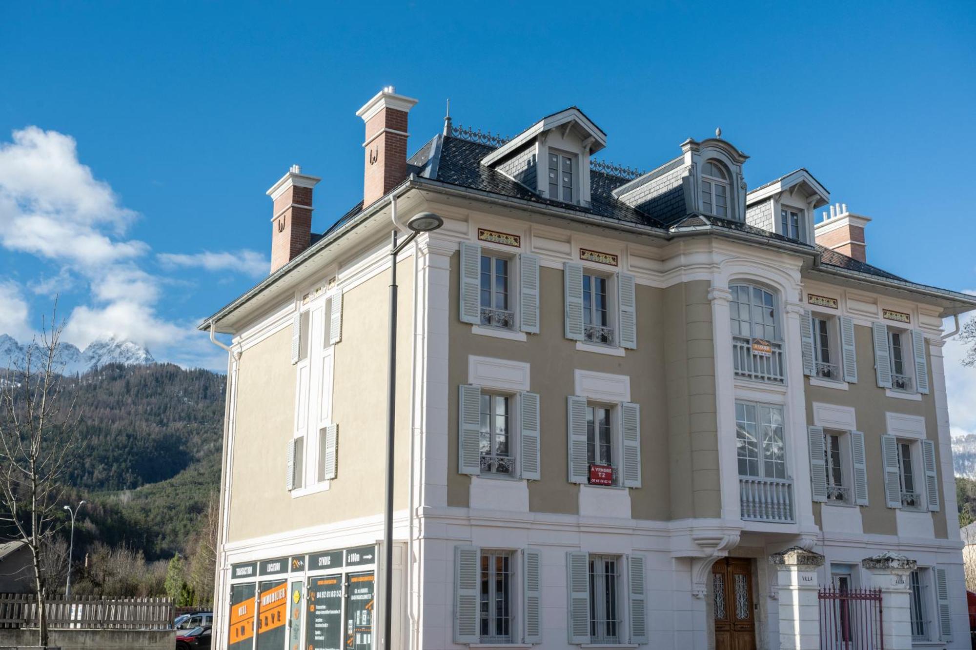 Petite Anita - Centre Ville - Parking Prive Barcelonnette Ngoại thất bức ảnh